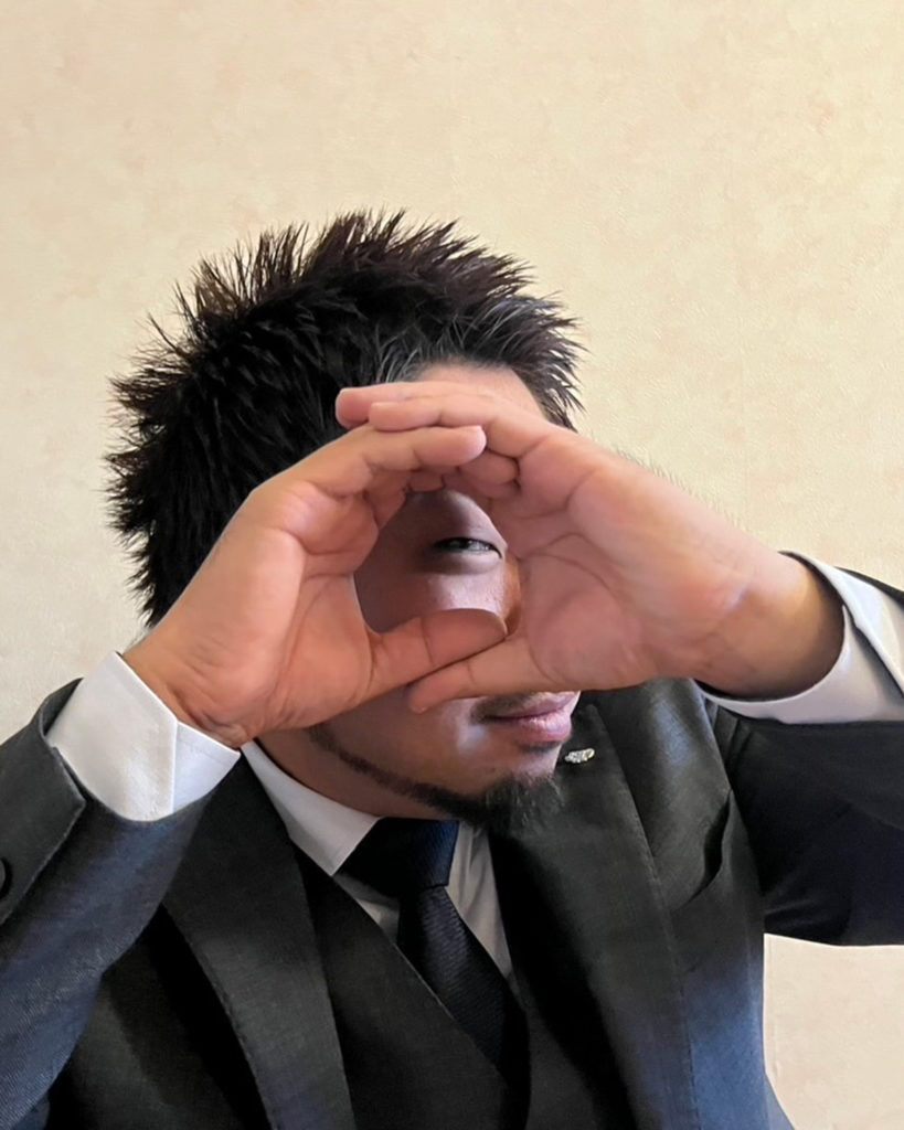 公益社団法人奄美大島青年会議所 第65代理事長 伊東 真之介 縦写真